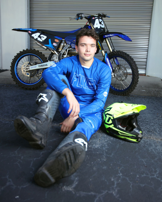 Senior Gallery Image